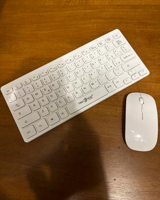 tastiera e mause wireless pc