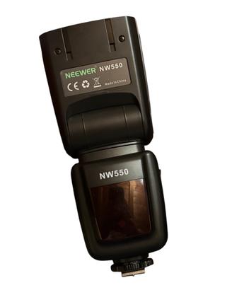 Flash neewer nw550