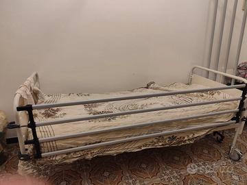 Letto per anziani e disabili con sponde