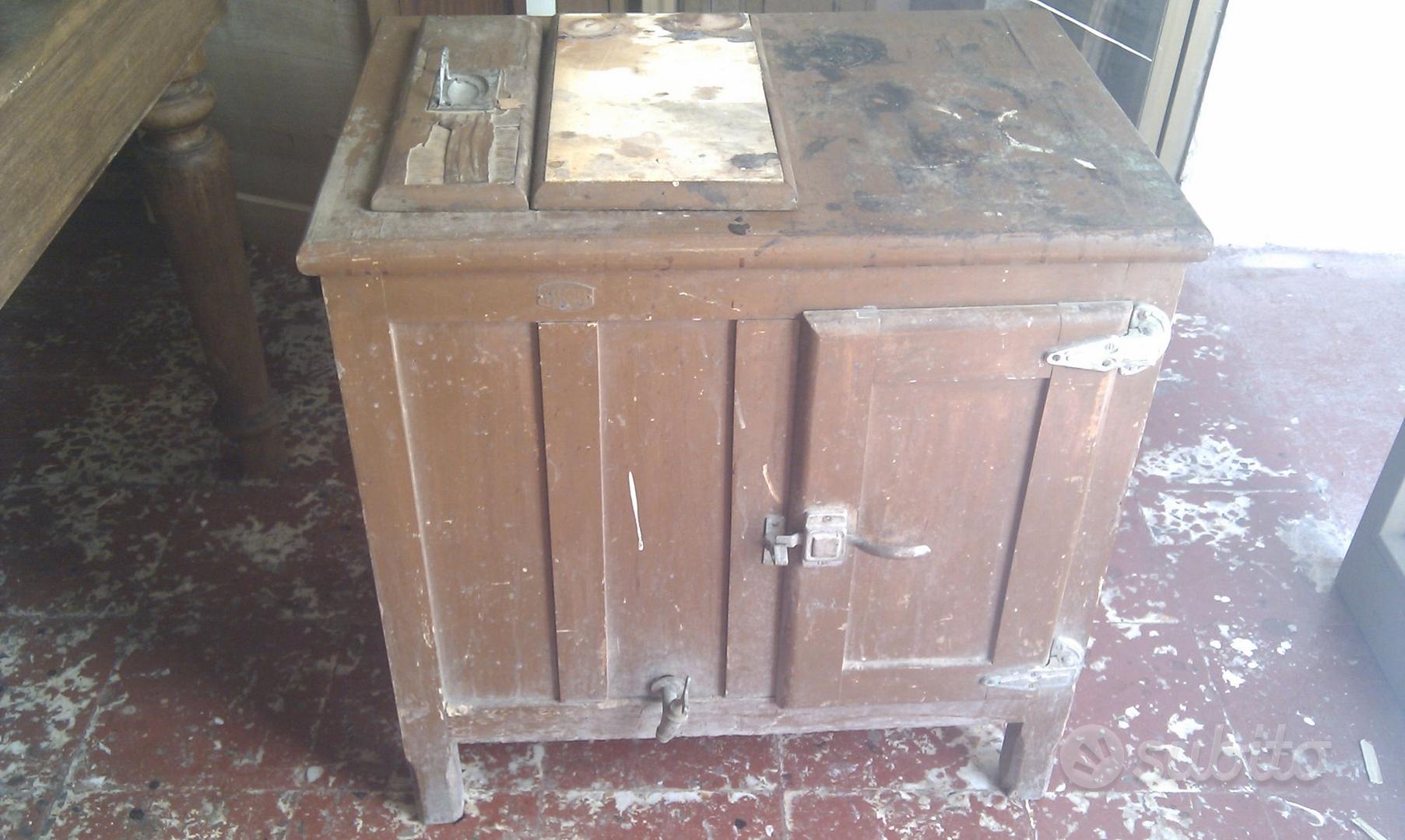 Ghiacciaia frigo antico d'epoca del 1920 vintage - Arredamento e Casalinghi  In vendita a Bari
