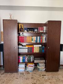 arredo ufficio, scrivania, poltrone e libreria