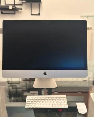 iMac 27 “ , completo di mouse e tastiera originale