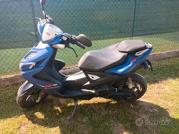 Vende scooter Yamaha aero 50