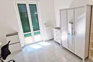 Salerno Pastena centralissimo stanza indipendente