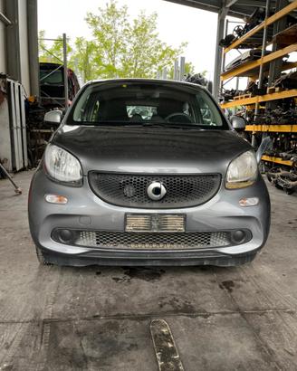 Vendiamo ricambi  Smart for Four anno2015