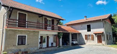 Cascina bifamiliare comodissima al centro Ovada