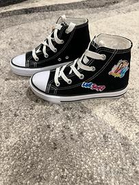 Converse “ME CONTRO TE”