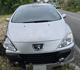 Peugeot 307cc anno 2007 (incidentata) 