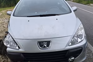 Peugeot 307cc anno 2007 (incidentata) 