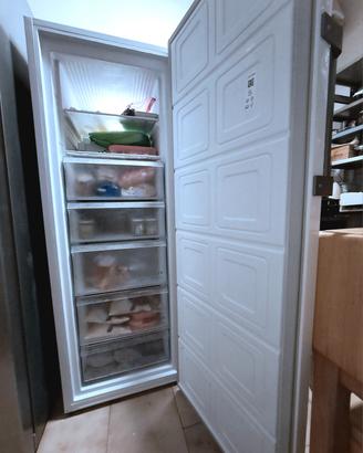 Congelatore Verticale BEKO 260L – Come Nuovo