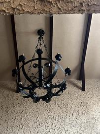 Lampadario in ferro battuto