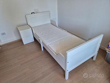 Letto SUNDVIK IKEA più materasso e comodino KULLEN