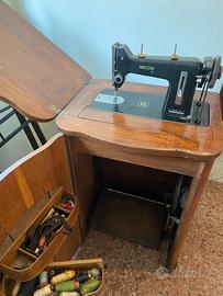Macchina da cucire Necchi BF serie Nova