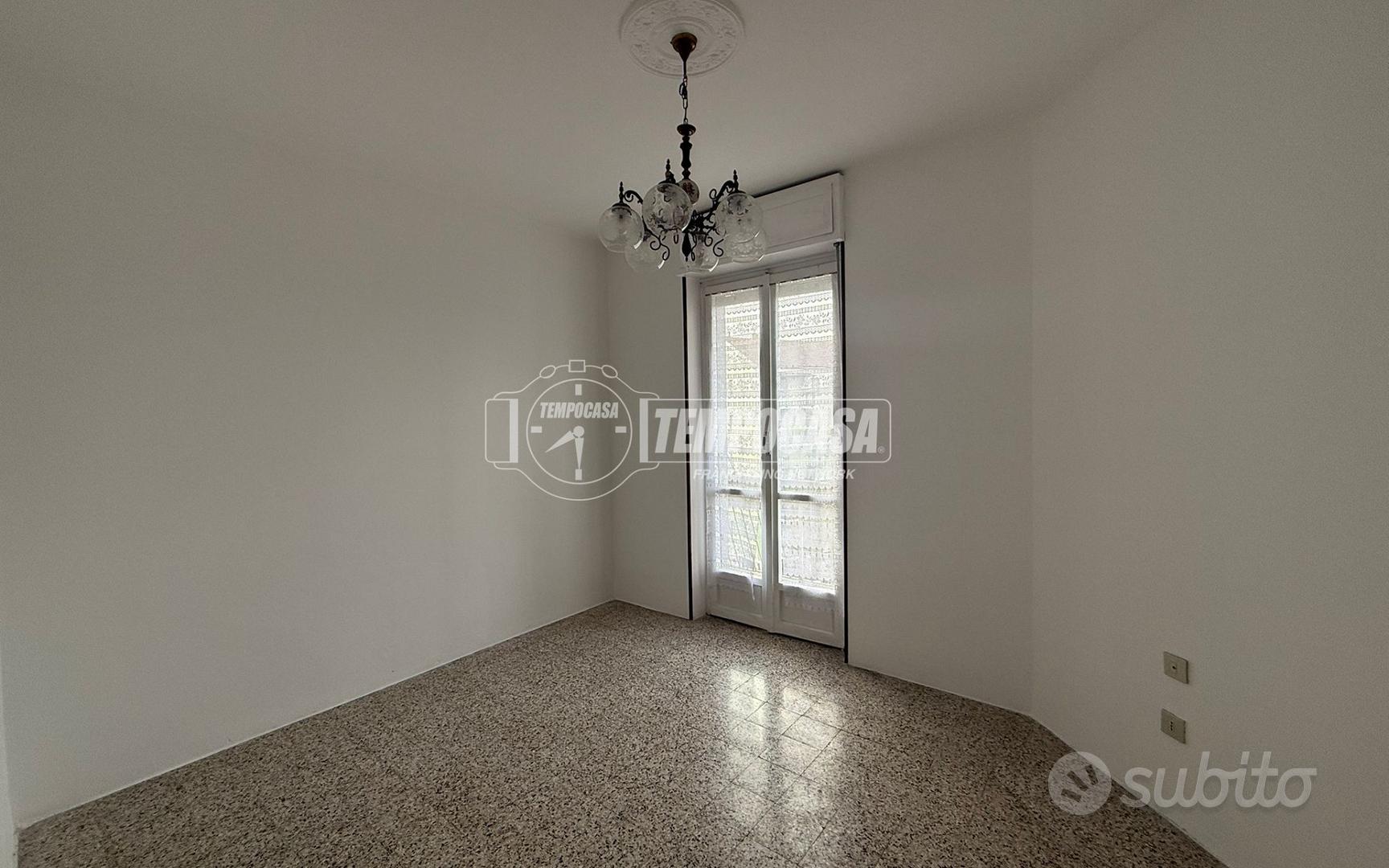QUADRILOCALE PERSONALIZZABILE - Altro