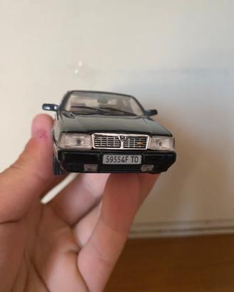 Lancia thema 8.32 scala 1/43