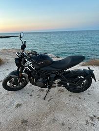 TRIUMPH TRIDENT 660