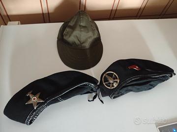 Tre cappelli militari 