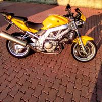 Moto Suzuki sv 650