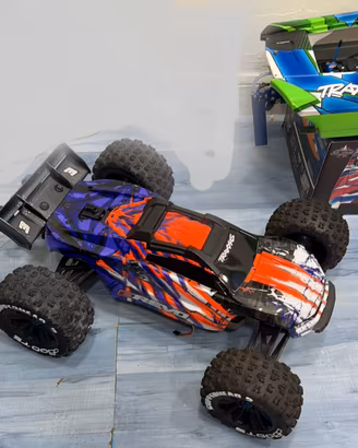 Traxxas E-Revo Mondter Truck