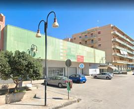 Grande locale viale santa panagia ic3001