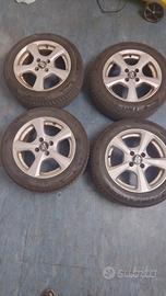 cerchi in lega con relativi pneumatici 4 stagioni 