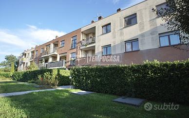 3 LOCALI CON GIARDINO