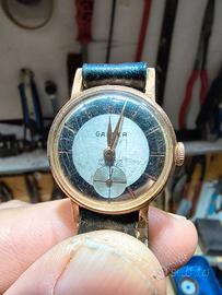 vecchio orologio da polso 