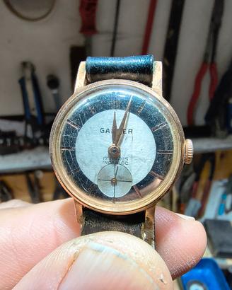 vecchio orologio da polso 