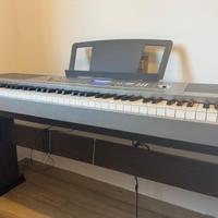 Pianoforte yamaha DGX640
