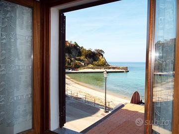 ISOLA D'ELBA-50 MT dalla spiaggia-