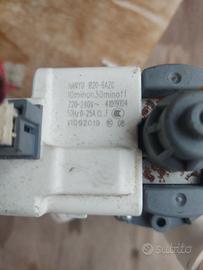 pompa scarico acqua lavatrice ariston