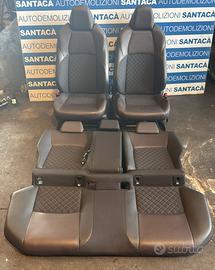 Sedili interni pelle \tessuto marrone e nero TOYO