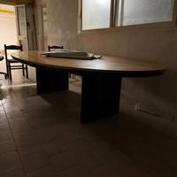 tavolo ovale in legno 