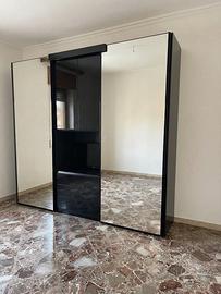 armadio laccato nero