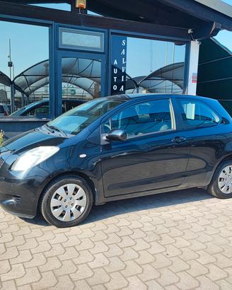 Toyota Yaris 1.0 Sol uni-pro