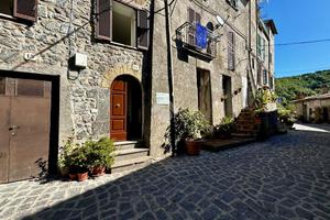 3 LOCALI A LATERA