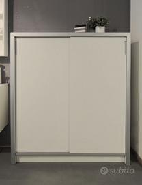 Armadio con ante scorrevoli