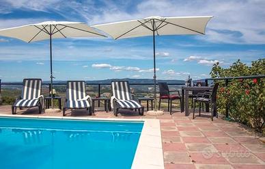 Villa panoramica con piscina esclusiva