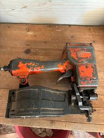 Pistola spara chiodi