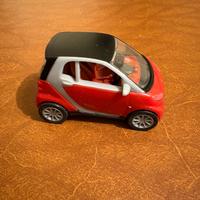 Modellino auto smart rossa