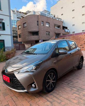 Toyota Yaris 1.5 Hybrid 5 porte Business Telecamer