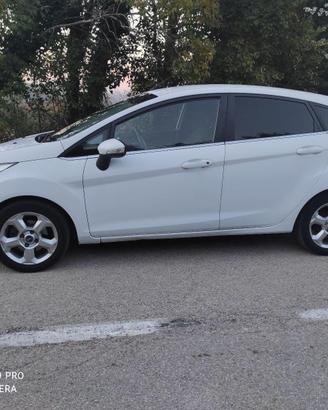 Ford Fiesta 1.6 TDCI 90 CV TITANIUM - Trattabile
