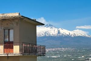 Terreno commerciale di 4800 mq con casa vista Etna