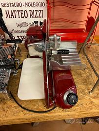 Berkel modello 114 elettrica restaurata rossa