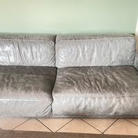 Divano Grigio in pelle