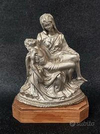 Scultura "Pietà"–Simbolo di Fede in peltro