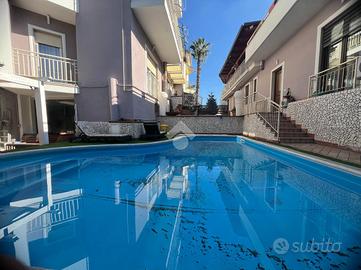 PORZIONE DI QUADRIFAMILIARE A MELITO DI NAPOLI