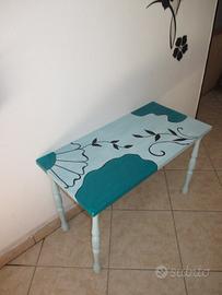 tavolino basso da ingresso decorato a mano