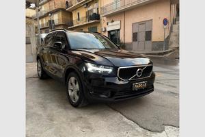 VOLVO XC40 D3 AWD Geartronic Momentum Core