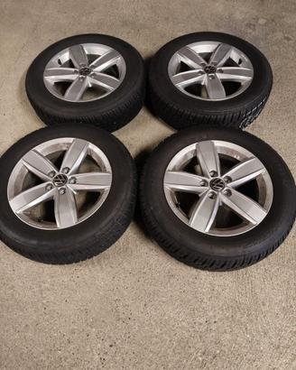 4 Gomme DUNLOP 185/65 R15 con cerchi in Lega